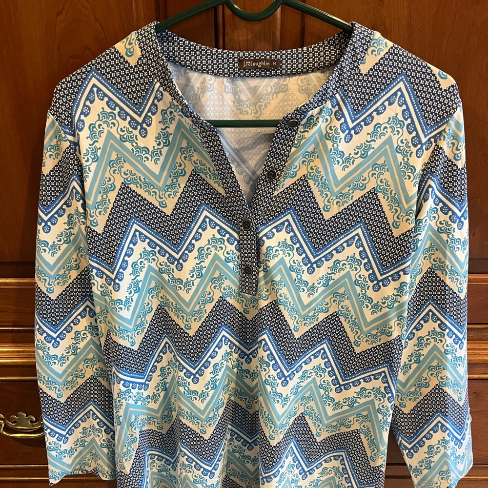 J. McLaughlin Blue and Cream Chevron Blouse